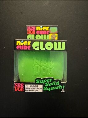 NeeDoh Nice Cube Glow Super Solid Squish - Green